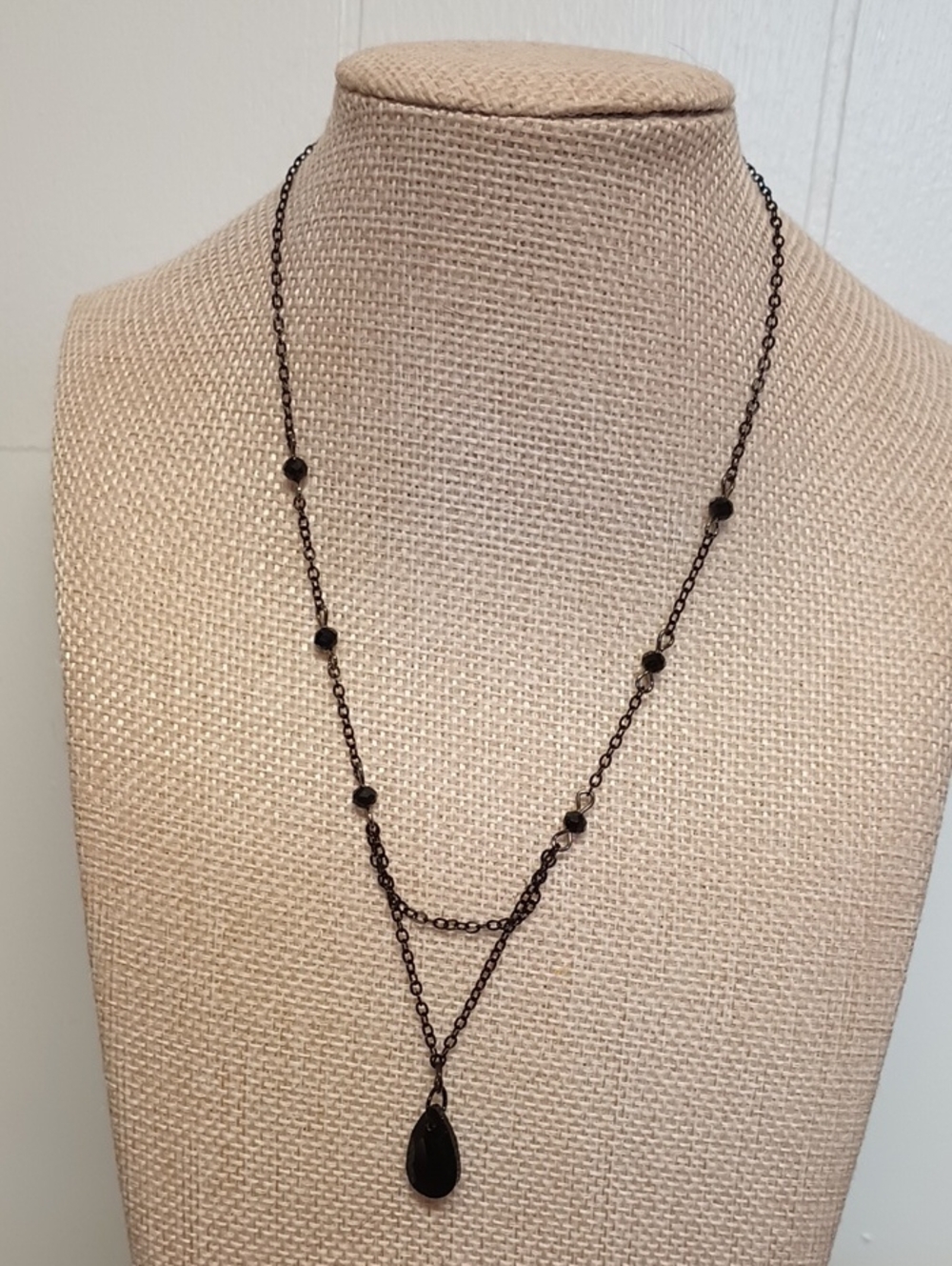 Black Teardrop Layered Pendant Choker
